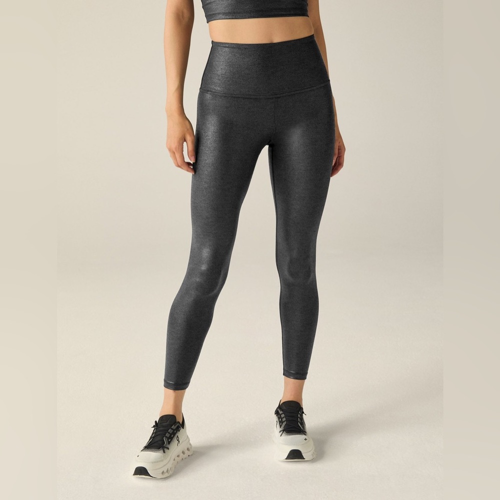 Beyond Yoga. Heather Rib Black Shine High Waisted Midi Legging. Black Shine. XS.